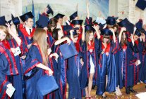 Вручення дипломів випускникам Юридичного інституту